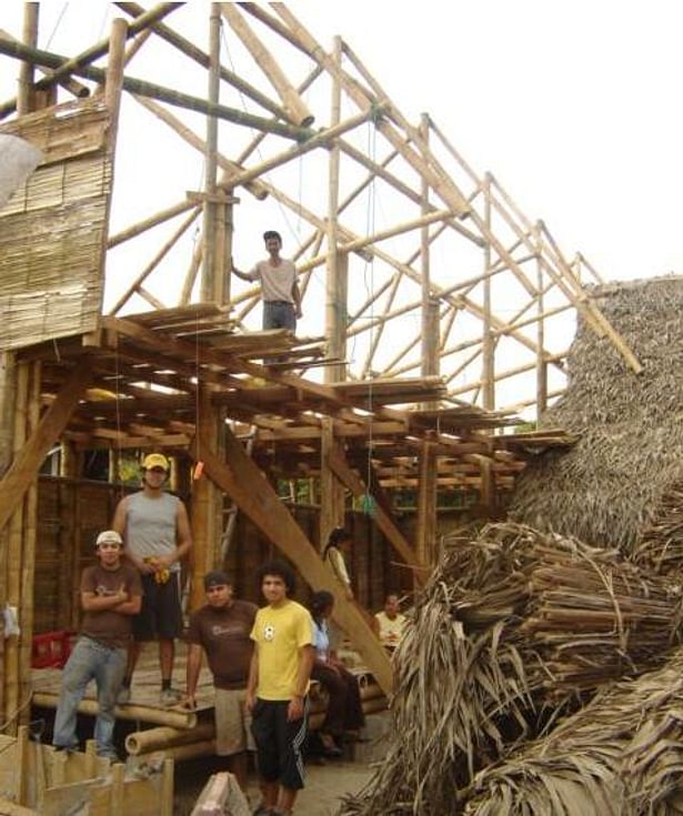 Pedro Carbo bamboo structure