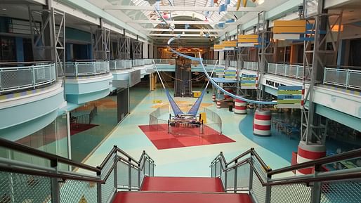 Abandoned Cincinnati Mills Mall in 2018. Image courtesy Wikimedia Commons user MikeKalasnik. (CC BY-SA 2.0)