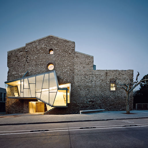 Auditori a l’església de Sant Francesc (2003-2011, David Closes, a Santpedor). © Jordi Surroca