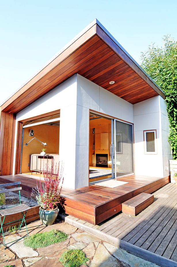 Seattle Backyard Office (Photo: Nataworry Photography)