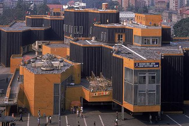 SIAL's design for a shopping center in Liberec mirrors the innovations of structuralist architecture seen predominantly in West European countries. It was demolished in 2009.