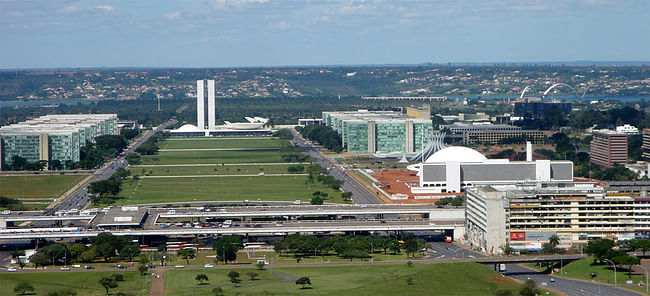 Ministries Esplanade with several of Niemeyer's buildings: the National Congress, the Cathedral, the National Museum and the National Library, Brasilia, D.F., 2006, Brasília