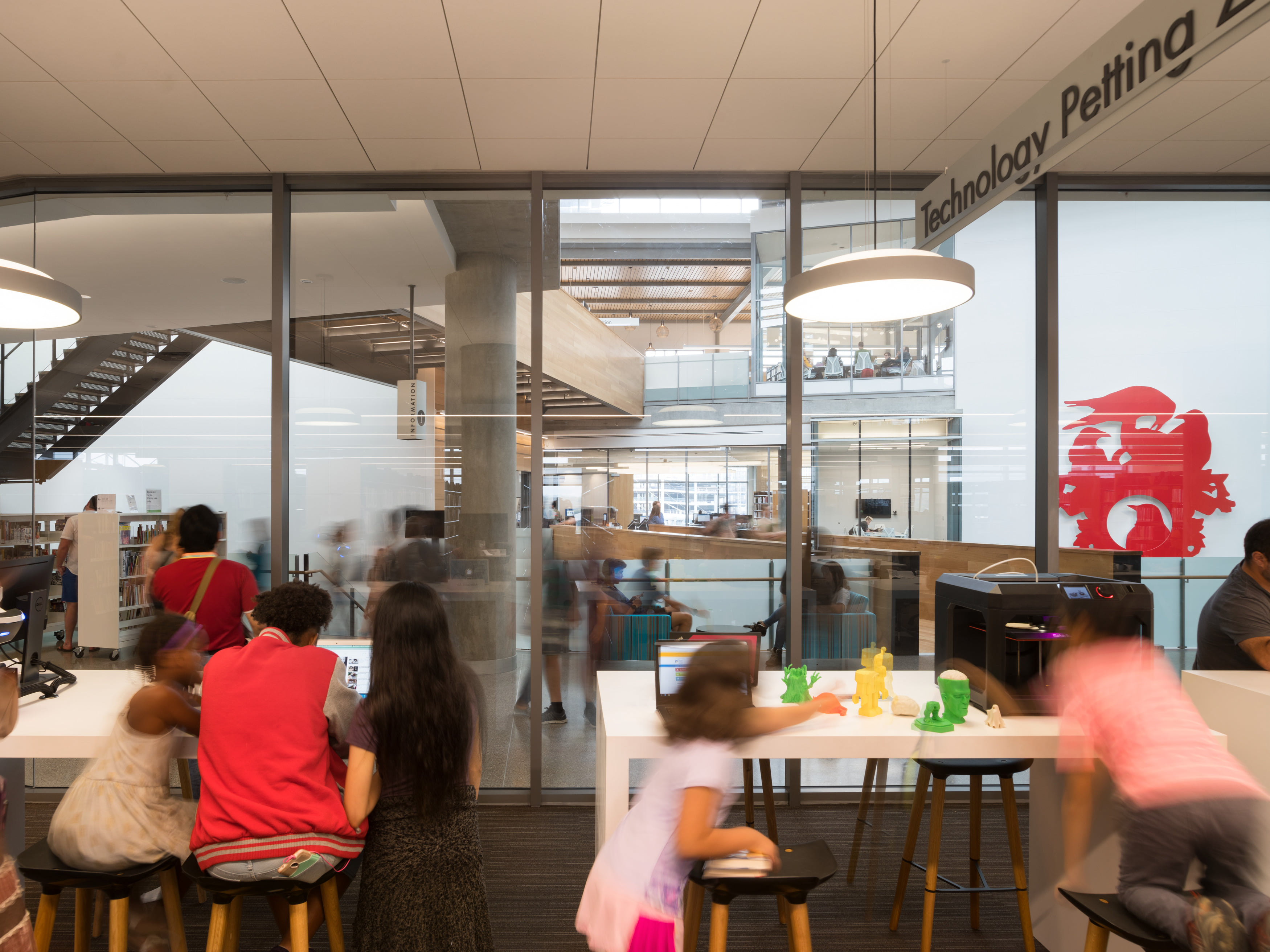 Porch, Atrium, Terrace: A Deeper Look At Lake | Flato's Austin Central ...