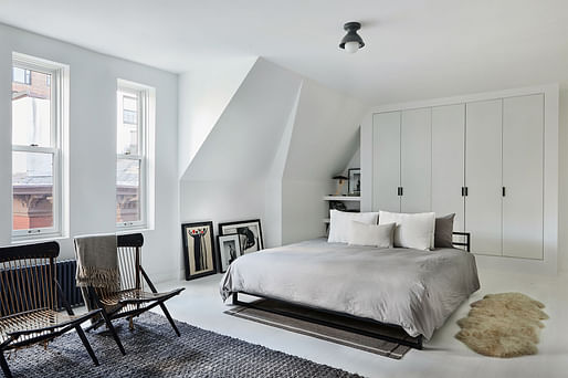 Clinton Hill Residence in Brooklyn, NY by Arnold Studio; Photo: Nico Schinco