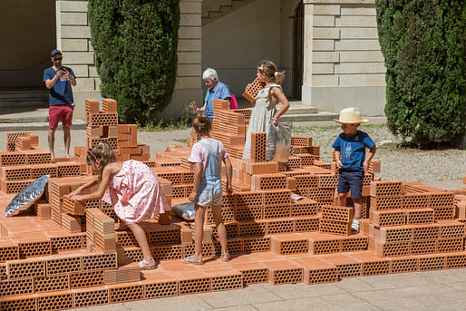 ​ENVIRONMENTAL PRIZE WINNER - À VOS BRIQUES ! (Marine Manchon). Photo: photoarchitectures.com