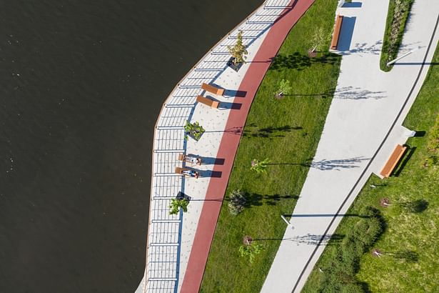 Basis studio has been working on the Pavshhinskaya Poyma embankment project for the past six years and is continually working on it.