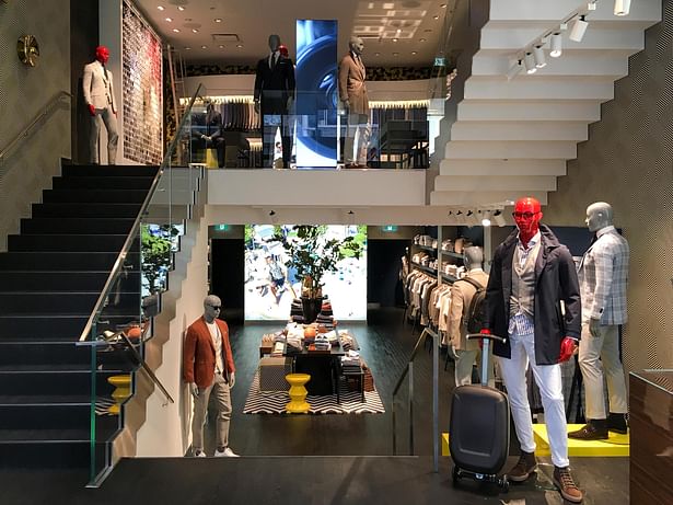 Suitsupply Montréal - Interior View near Entrance