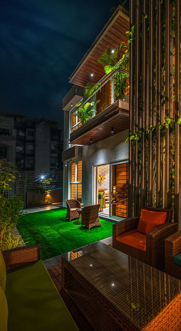 Urban Frame House is a unique combination of spatial planning; extensive spaces and expressive lights helped visualized the dreams of our client.