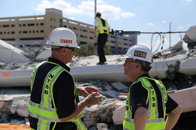 Investigator in Charge Robert Accetta briefs NTSB Chairman Robert Sumwalt on the status of the investigation. Photo: Chris O’Neil, courtesy NTSB.