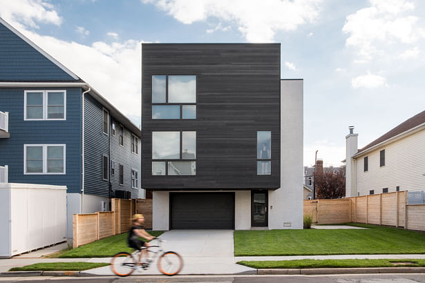 Sustainable, Modern Beach House Architecture in Long Beach, NY