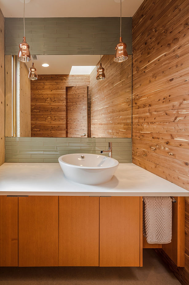 Powder room at entry hall. Image: Robert Reck