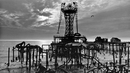 When it opened in July 1958, Pacific Ocean Park, shown in 1975, was a showcase of Modern design. Less than 20 years later, it had become a stark symbol of L.A.'s urban decay. (Los Angeles Time; Image: Ned Sloane / Process Media)