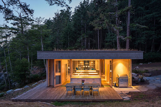 Lone Madrone by Heliotrope Architects. Photo: Sean Airhart.