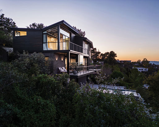 t House (Los Angeles, CA) designed by ANX / Aaron Neubert Architects. Photo by Paul Vu