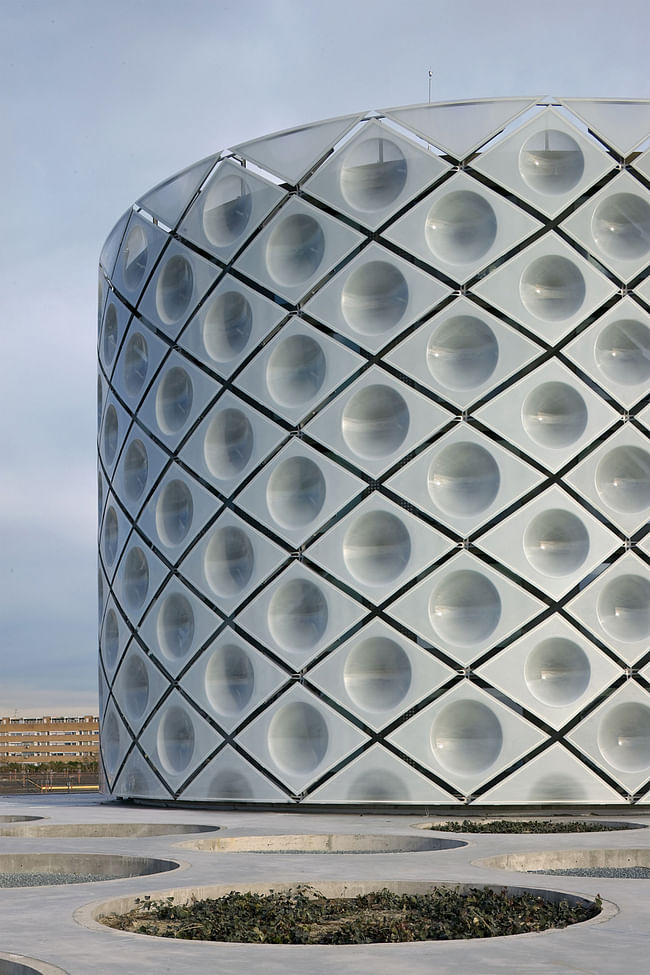 Rey Juan Carlos Hospital in Madrid, Spain by Rafael de la-Hoz Arquitectos; Photo: Duccio Malagamba