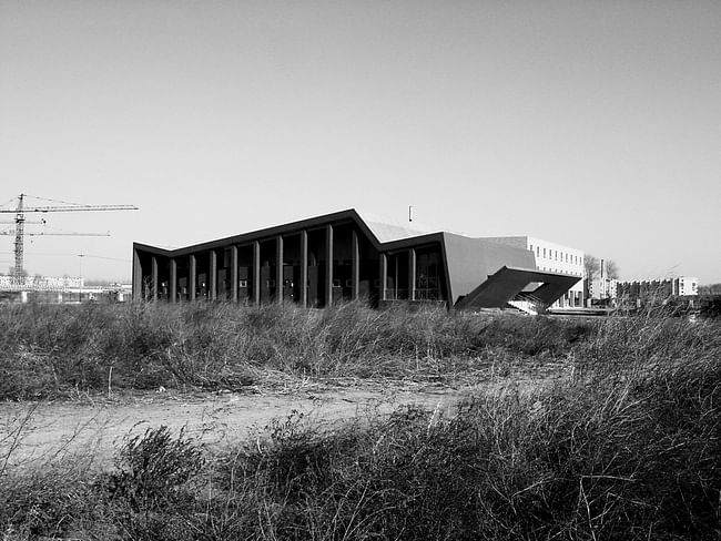 Wuyi Primary School Auditorium Beijing 2002-03 standardarchitecture’s first built project is an auditorium which seats 520 persons.