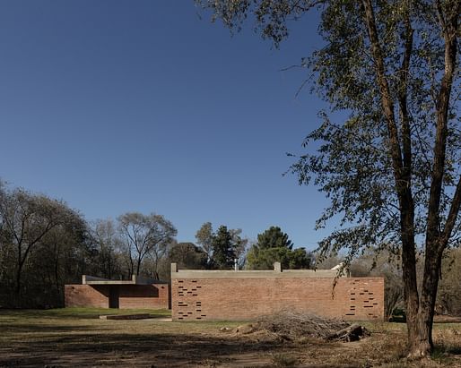 Quincho & House, Bialet Masse, Córdoba, Argentina, 2024. BALSA CROSETTO PIAZZI. Image credit: Marcos Guiponi