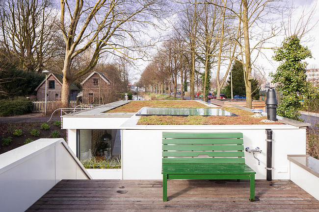 Houseboat in Utrecht, The Netherlands by BYTR Architecten
