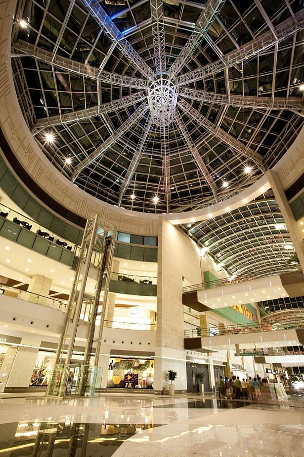 Kentpark Shopping Center / interior view