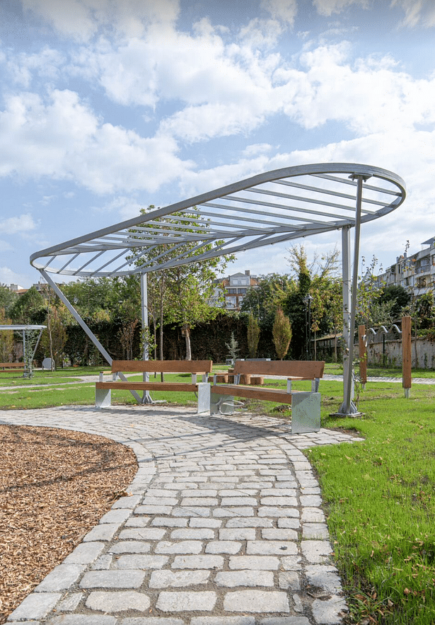 Parametric pergola, inspired by the pedestrian tunnel, created during the conceptual process.