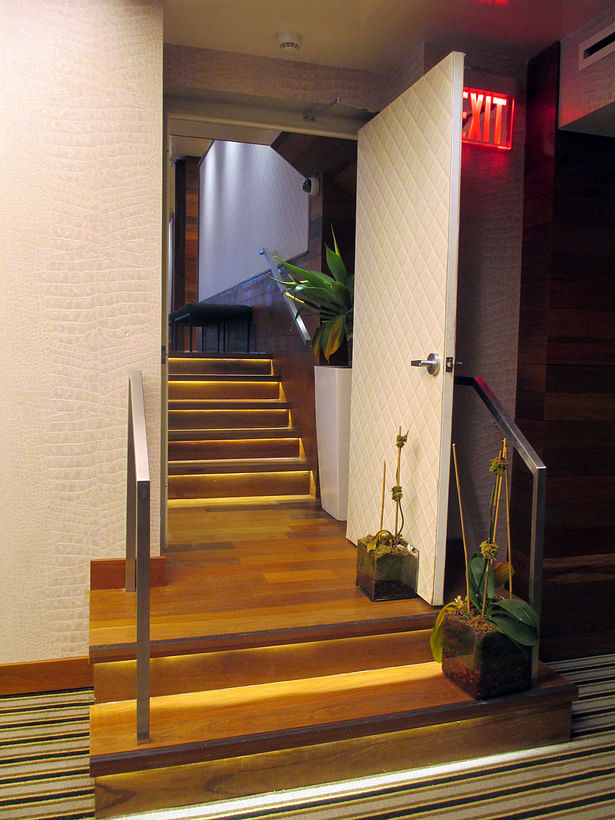 Lobby to lounge stair