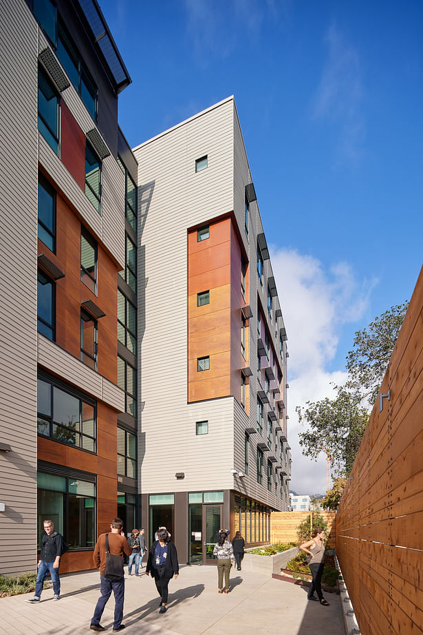 The Hope Center & Berkeley Way Apartments (Photo: Bruce Damonte)