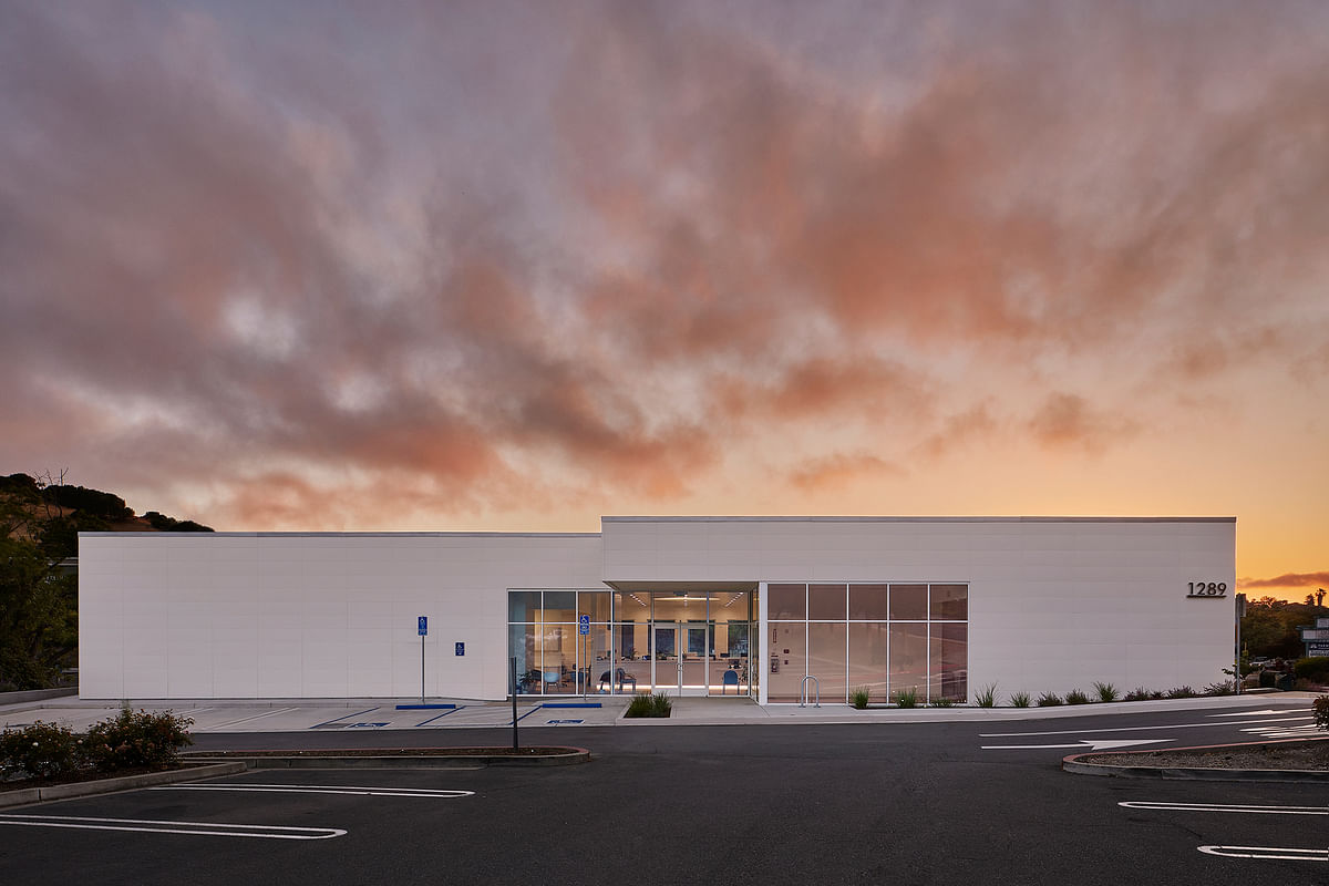 East Bay Ophthalmology Office by STUDIO BANAA