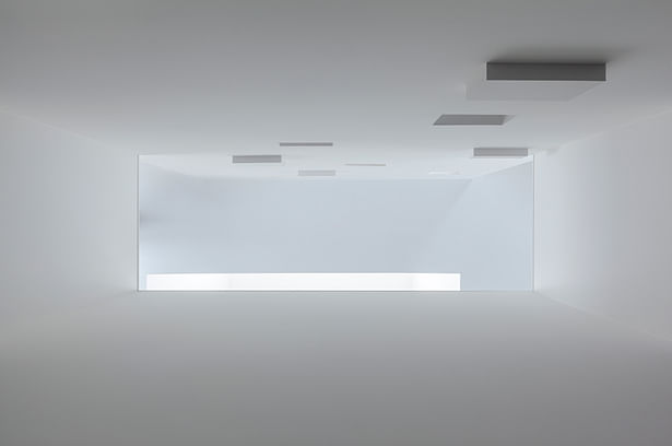 rzlbd / Albers House / light-well, void