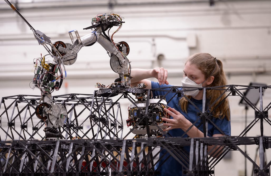 NASA tests autonomous construction robots for future use in outer space ...