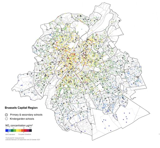 This map shows the kindergarten, primary, and secondary school locations within the Brussels Capital Region and the NO2 concentrations recorded by the CurieuzenAir air quality network (for CurieuzenAir results see: https://curieuzenair.brussels/en/the-results/). Image courtesy of the SOM Foundation 