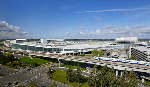 ​International Arrivals Facility at Seattle-Tacoma International Airport (Seattle, Washington), Skidmore, Owings & Merrill (SOM). Photographer: Lucas Blair Simpson