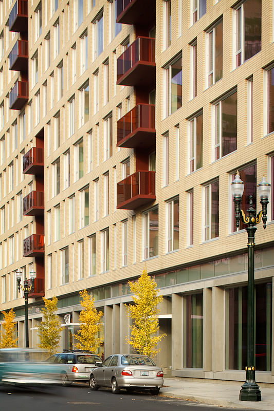 Color adds interesting patterning and reflects the creative nature of the Pearl District.