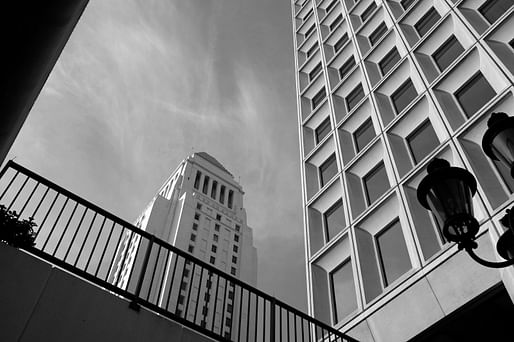 Los Angeles City Hall in view. Photo: magicredshoes/<a href="https://www.flickr.com/photos/magicredshoes/16352403293/">Flickr</a>