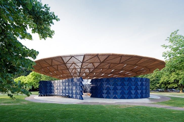 Serpentine Pavilion 2017, designed by Francis Kéré. Serpentine Gallery, London (23 June – 19 November 2017) © Kéré Architecture, Photography © 2017 Iwan Baan