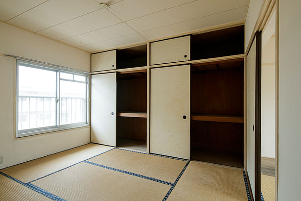 Image credit: akiranakamuraphotography.tumblr.com DIY 4th floor apartment bedroom