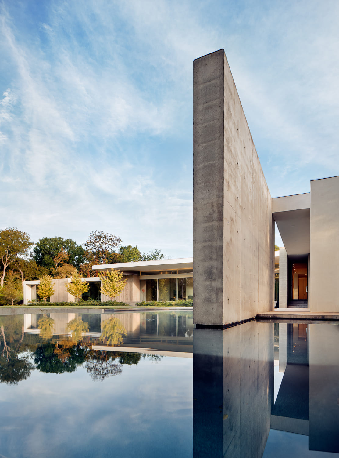 Texas architects create semi-Brutalist home in Dallas | News | Archinect