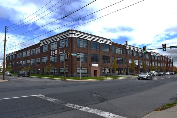 Laros Lofts, exterior