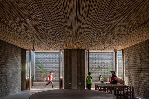 Escuela Inicial 140 en la comunidad de Santa Cruz de Villacuri, 'Barrio Chino' by Estudio Copla, Atelier Ander Bados. Image: Eleazar Cuadros