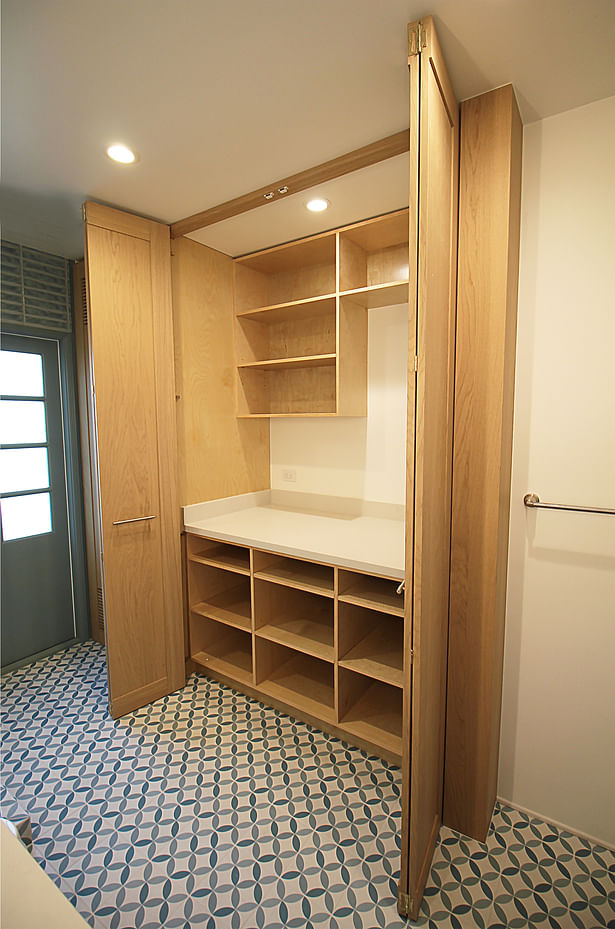 Guest Bath - Built-In Laundry Cabinet