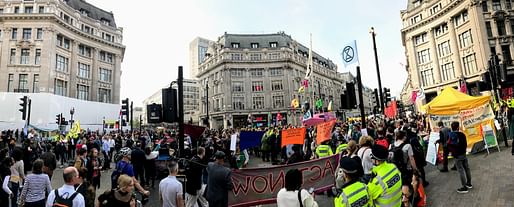 The Extinction Rebellion-led "international rebellion" aimed to spur climate action. Image courtesy of Wikimedia user Andrew Davidson. 