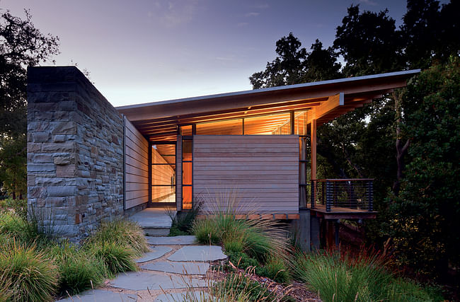 Halls Ridge Knoll Guest House; San Francisco, California by Bohlin Cywinski Jackson (Photo: Nic Lehoux)