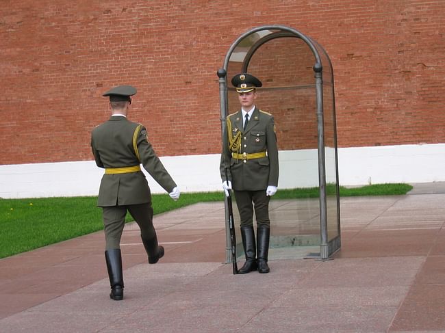 Soldiers guard Moscow's Tomb of the Unknown Soldier (photo by Konstantin Papushin)