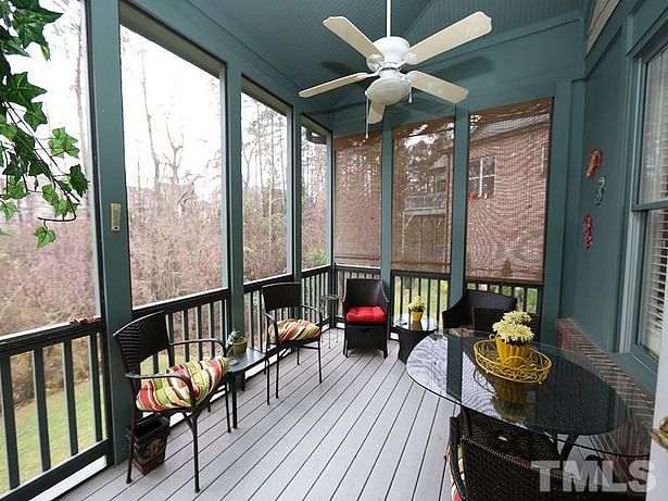 SCREENED PORCH OPTION