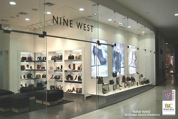 Exterior View Facade and Products Exhibition - Nine West - Blue Mall - Santo Domingo, Dominican Republic.