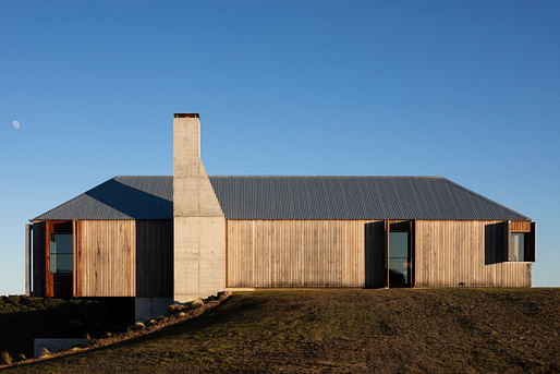 Bass Coast farmhouse in Australia by John Wardle Architects. Image: Trevor Mein
