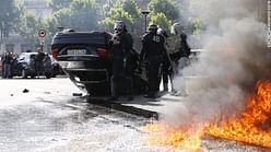 Paris erupts in riot as taxi drivers protest Uber