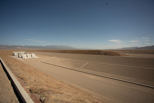 45°, 90°, 180°, City. © Michael Heizer. Courtesy Triple Aught Foundation. Photo: Joe Rome