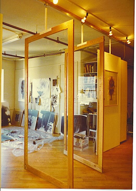 Art Studio with pivot and sliding partition