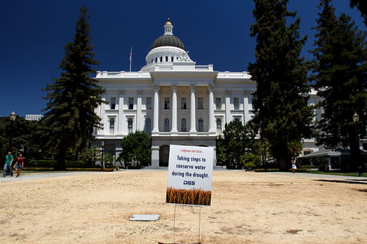 Sacramento Capitol during the drought (7/2014). Image via flickr/Kevin Cortopassi.