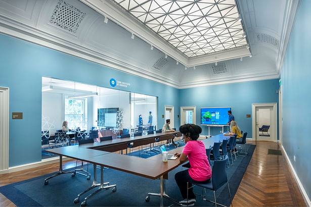 The McLean Gallery is transformed into a new home for the Tang Institute, a flexible ideas lab focused on developing and sharing innovative approaches to education. Photo credit: Peter Vanderwarker